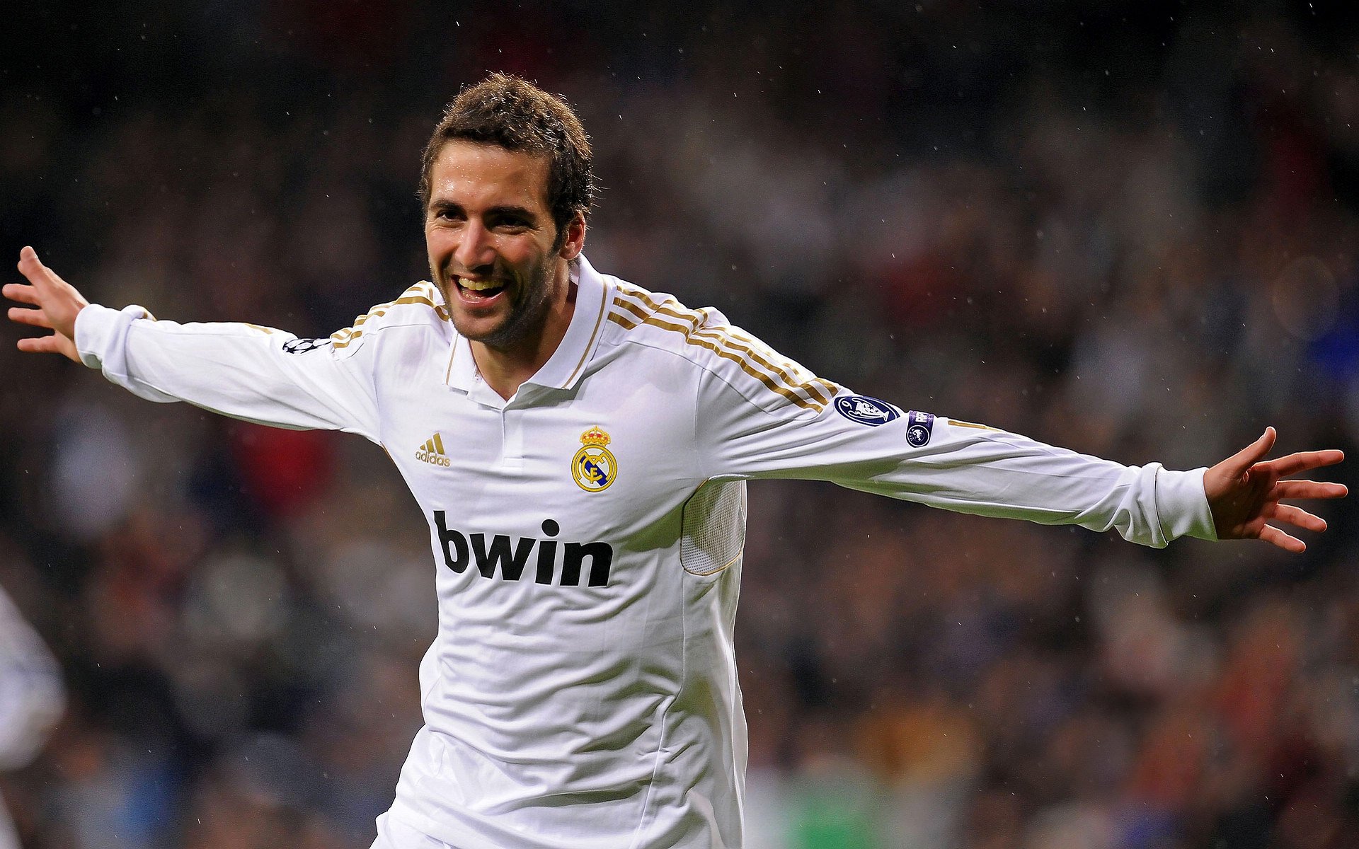 开云体育ios-英超逆转,教练称满意战术调整,英超低调看